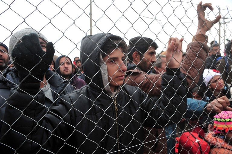 10,000 refugees stuck in Greece 'ready to be relocated'