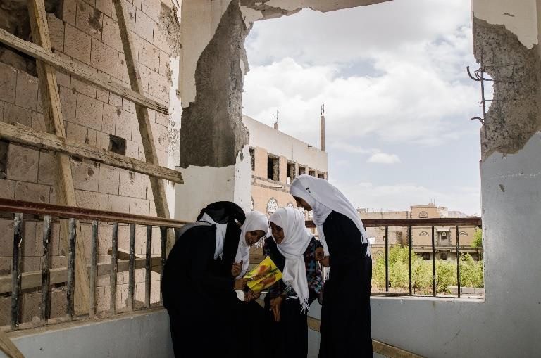 Yemen's children missing education, Future of generations threatend