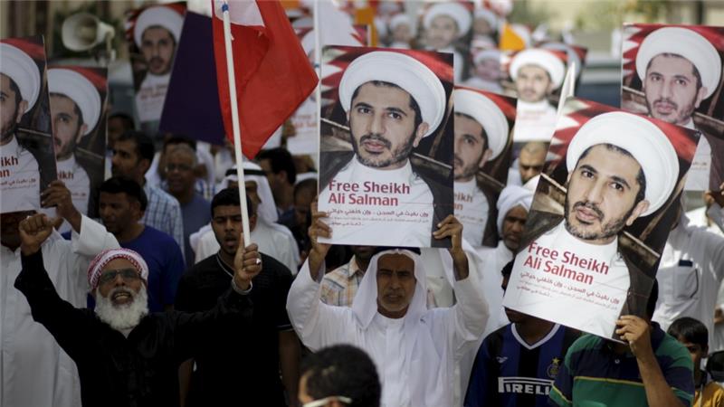 Iran slams Bahrain's Shia opposition ban, calls for armed resistance