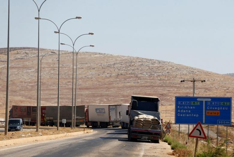 Syria ceasefire: Aid convoys still blocked as clashes rages again