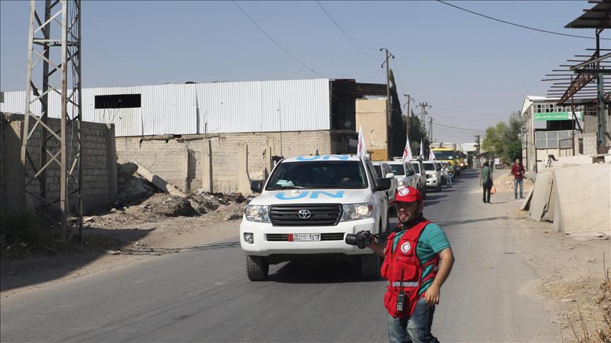 Syria ceasefire: Aid convoys wait on the Turkish border